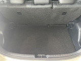 積み下ろしのしやすいデッキにはたっぷりと荷物を積み込んでいただけます。遊びから仕事まで、様々なシーンで頼れます♪