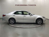 【まるごとクリーニング】シートを取り外し、車内を徹底洗浄。隅々まで丁寧に仕上げています。
