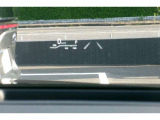 カラーヘッドアップディスプレイ付き。少ない視線移動で情報を確認できるので、運転の疲労軽減に繋がりますよ♪