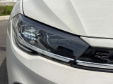 先進のLEDマトリックスヘッドライ「IQ.LIGHT」が周囲の状況に応じて配光を制御。夜間の視認性向上に貢献します。