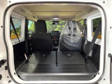 普段のお買い物や通勤、送迎等に十分な荷室スペースを確保しております。セカンドシートを倒すと、大きな荷物の積載も可能です♪
