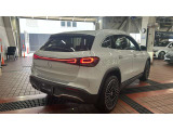 メルセデス・ベンツの定める厳しい基準をクリアしたお車のみをご案内させて頂きます。納車前整備はメーカー規定に基づき100項目にも及ぶ点検を熟練のメカニックによって行いご納車させて頂きます。