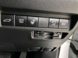 ETC2.0ユニットが搭載。従来のETCに加えて渋滞回避支援や安全運転支援などの情報サービスも提供。より安全で快適な道路利用をサポート。