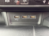 【USB端子】USB接続もついていますので携帯などの電子機器の充電にも使えて便利です♪