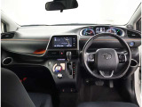 オシャレなインテリアで運転する気分も盛り上がりますよね^^