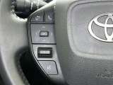 ステアリングスイッチ装備!運転しながら手元でオーディオの操作などができます。