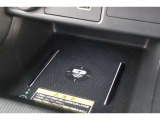 ワイヤレス充電搭載!対応した機器を置くだけで充電することが可能です!
