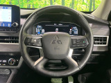 【ステアリングヒーター】冬場に冷たくなりやすい革巻きステアリングを、スイッチ一つで素早く適温に!エアコンよりも早く温まってくれるので、寒い日の運転も快適になりますね♪