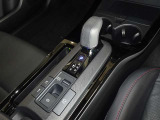 電動パーキングブレーキ・ブレーキホールドを装備してます。ホールド機能は信号待ちが多い一般道で疲労軽減になり、大好評です!