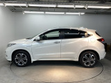 高効率なエンジンをモーターがアシストして走行中の燃費消費を抑えるハイブリッド。停車中もアイドリングストップにより燃費消費と排出ガスをなくします。