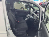 フラットシートによりとっても広々とした運転席です。