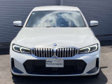 BMWの特徴的なキドニーグリルです。