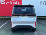 雨の日でも視界良好なリヤワイパー付きです☆