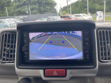 【バックモニター】ギアをバック(R)レンジに入れると車内のモニターに、後方の状況を映し出します.夜間でも、カラーで明るく、見やすくなってます。