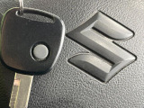 【キーレス】少し離れた場所からでもボタン一つでドアの開錠・施錠ができるのでとっても便利!ドアの鍵穴周りに傷をつけることもありません♪