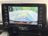 【バックカメラ】駐車時に後方がリアルタイム映像で確認できます。大型商業施設や立体駐車場での駐車時や、夜間のバック時に大活躍!運転スキルに関わらず、今や必須となった装備のひとつです!