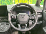【純正革巻きステアリング】上質な革を使用することで、手にしっかり馴染みとても運転しやすいハンドルです♪
