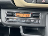 アイドリングストップ中でも冷たい風を一定時間キープして送ることが出来る「エコクール」機能も搭載のオートエアコンです。