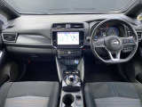 リーフの運転席周りの画像です。