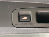 【パワーバックドア】スマートキーや運転席のボタンを押すだけでリアゲートが自動で開閉します!荷物を持っている時や、高い位置にあるバックドアを閉める際に便利な機能です♪