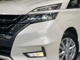 【LEDヘッドライト】悪天候や夜間走行時も良好な視界を確保し安心して運転できる高輝度LEDヘッドライトを装備!点灯速度が早く、消費電力も抑えられています。