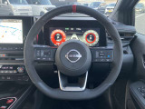 ステアリングスイッチ搭載!ハンドルひとつで手を離さなくても運転中視線をそらさなくても操作が出来て便利です