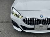 また、BMW正規認定中古車は、エマージェンシーサービスが自動付帯。24時間365日、皆様のカーライフをサポート致します。確かな安心のうえで、「駆けぬける歓び」をご堪能ください。