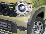 【LEDヘッドライト】悪天候や夜間走行時も良好な視界を確保し安心して運転できる高輝度LEDヘッドライトを装備!点灯速度が早く、消費電力も抑えられています。