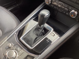 アクセルペダルを踏み込む量や速さに応じて変速パターンをし、人馬一体の運転感覚を発揮してくれる6速オートマ!