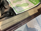 ステップにキズあります。