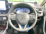 【純正革巻きステアリング】上質な革を使用することで、手にしっかり馴染みとても運転しやすいハンドルです♪