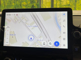 【10.5インチナビ】高級感とインパクトのある大画面ナビを装備。各種オーディオ操作はもちろん、スマホ連携もできる利便性の高いナビです♪