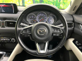 【純正革巻きステアリング】上質な革を使用することで、手にしっかり馴染みとても運転しやすいハンドルです♪