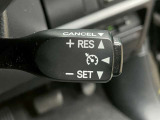 高速道路で便利な【クルーズコントロール】も装着済み。アクセルを離しても一定速度で走行ができる装備です。加速減速もスイッチ操作でOKです。