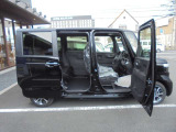 お車の修理・鈑金もお任せ!お見積り無料!高品質な仕上がりで大切な愛車を復元します。