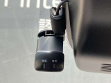 ドライブレコーダーは運転時はもちろんのこと、駐車場内でエンジンを切っている時でも当たった振動を元に電源が自動で入るので当て逃げ防止にもなります。