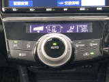 オートエアコンは温度を設定するだけで、自動で風量などを設定してくれます。運転しながら操作も必要ないので、安全性も向上します。