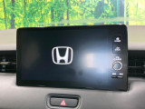 【メーカー純正ナビ】インテリアに溶け込むスタイリッシュな「専用設計」メーカーナビを装備♪視認性や操作性など基本性能にも優れ、より上質なカーライフをお楽しみいただけます。