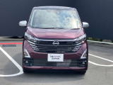 ヘッドライトは明るいLEDタイプです