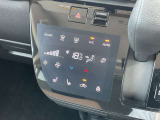 【ここがポイント!】運転席と助手席には寒い冬にはうれしいシートヒーターが装備されております。もちろんステアリングヒーターも装備しておりますのでご安心ください。
