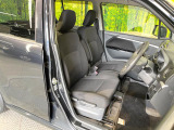 運転席シート廻りは使用感も少なく、良好な状態となっています。前オーナー様が丁寧に使っていたことがよくわかりますね。