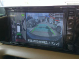 【アラウンドビューモニター】空から見下ろした映像がナビ画面にて確認可能です。駐車もラクラクですよ♪