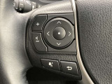 運転中、オーディオの操作をしてて、ハッとしたことはありませんか?ステアリングスイッチは、運転中でもハンドルでオーディオの操作が可能です。安全なドライブをサポートします。