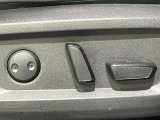 【パワーシート】スイッチ一つで簡単にシートの微調整が可能!電動だから力もいりません!快適なシートポジションにセットして、快適なドライブをお楽しみください。