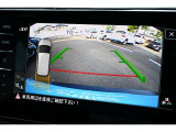 【リヤビューカメラ(Rear Assist)】後方確認や障害物検知をアシストし、安全な駐車をサポート。