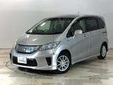 駐車時の後方確認に便利なバックカメラ付きで安心です!高速道路を一定の速度で巡行するクルーズコントロール付きです!乗り降りのドアの開閉も両側電動スライドドア付きでとても快適です!もちろん、ETC付です!