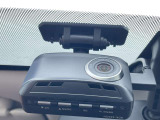 ドライブレコーダー装備です!もしもの時やあおり運転など、映像記録は証拠になるのであると安心ですね!