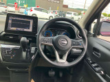 大きなガラスで視界が良く運転しやすいです