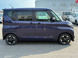 スライドドアですので狭い駐車場でも隣の車を気にせず開けられます。