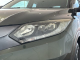 LEDヘッドライトは、点灯の瞬間から最大光量を発揮し、突然暗くなるトンネルなどでの安定感を高めます。
